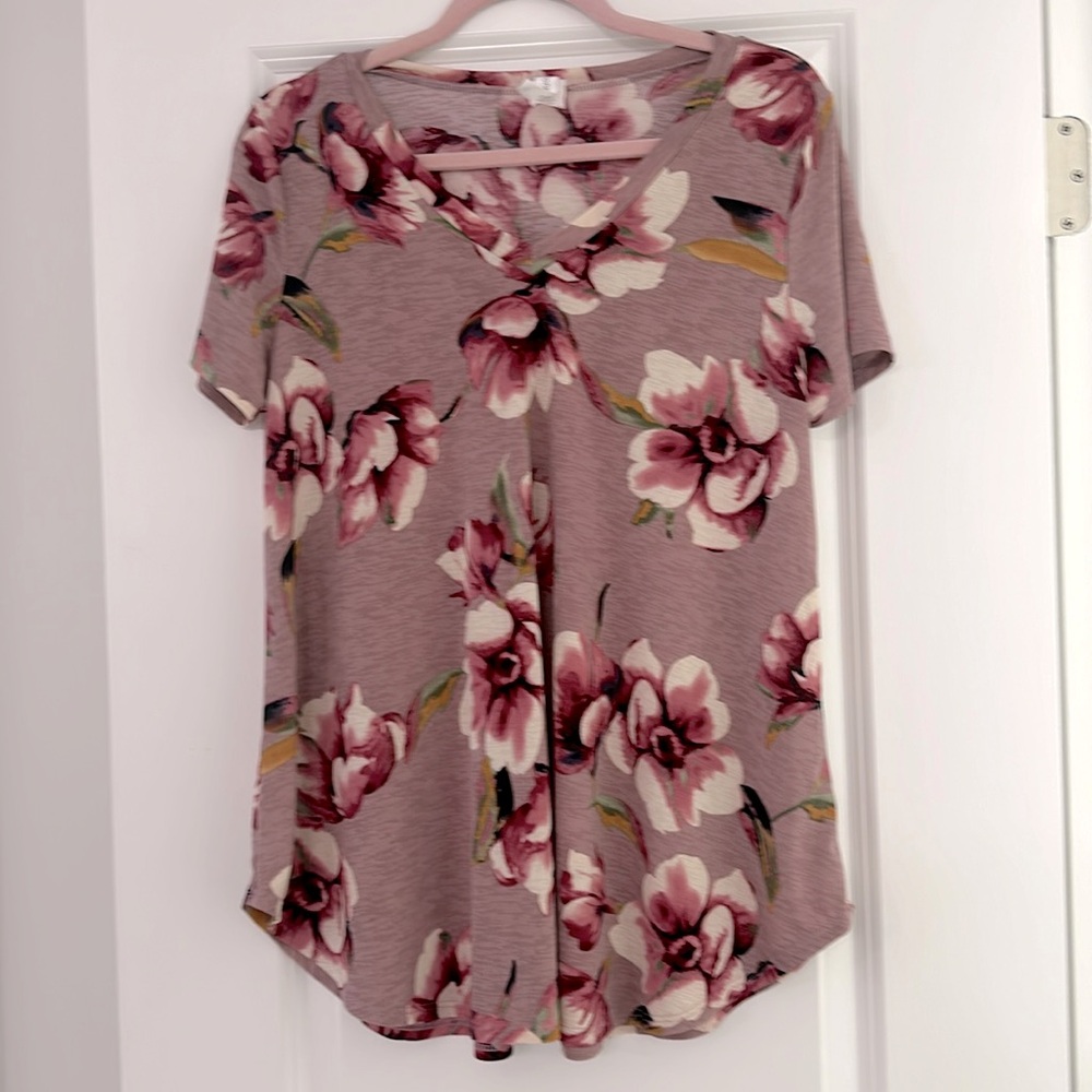 Floral top, slinky material